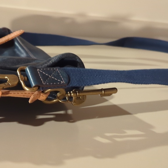 Fossil navy leather satchel with brown leather detail and gold hardware. - Picture 6 of 10